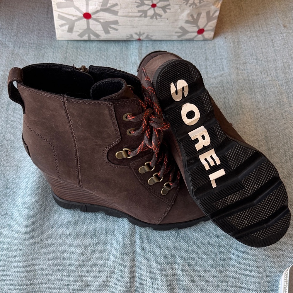 Sorel Dark Brown Lace-Up Boots